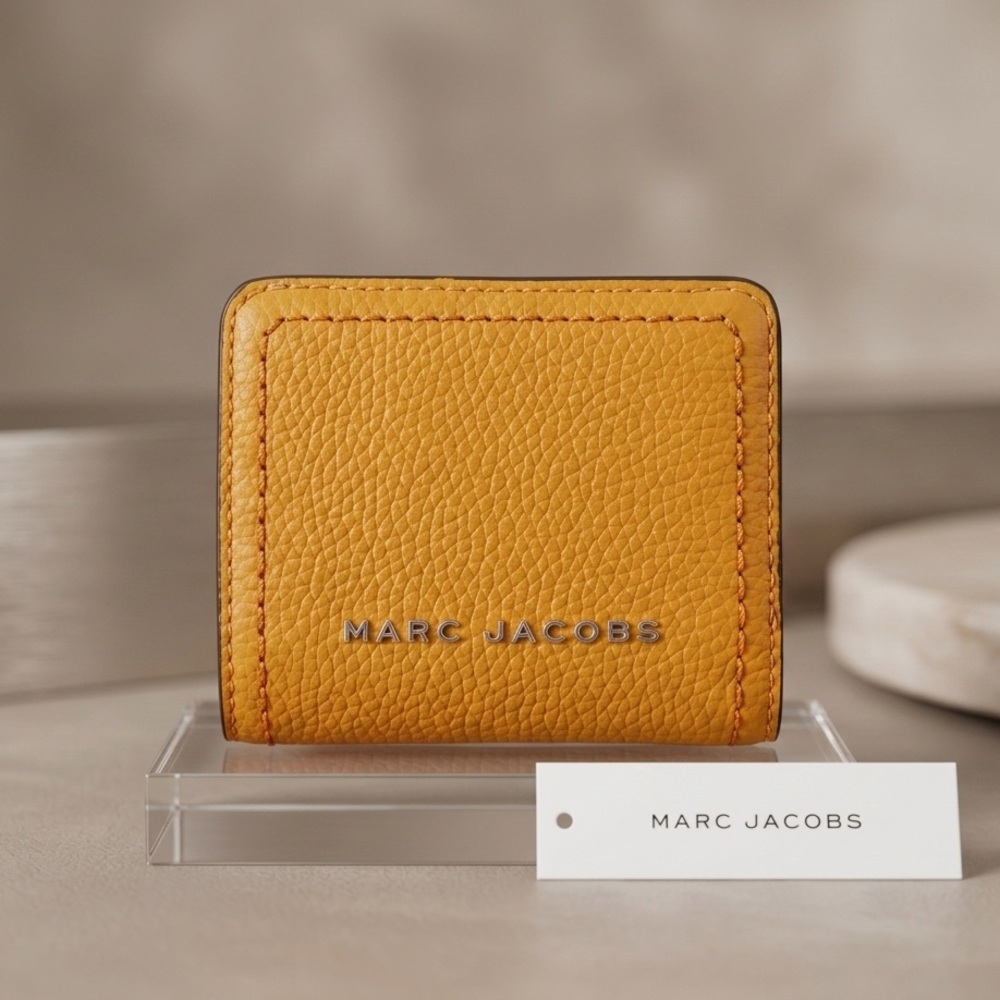 Marc Jacobs Leather Burnt Orange Bifold Wallet NWT - Picture 3 of 8